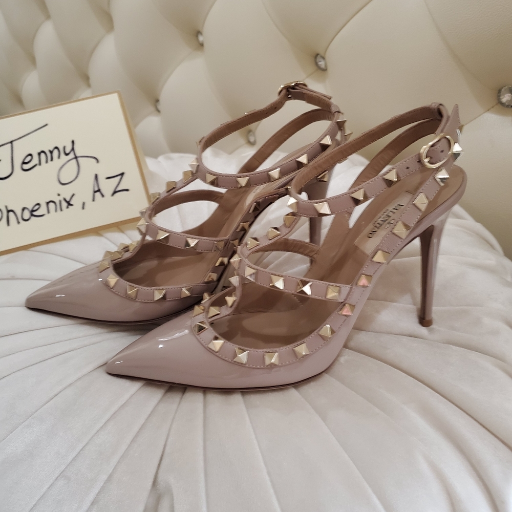 Valentino stud size 38